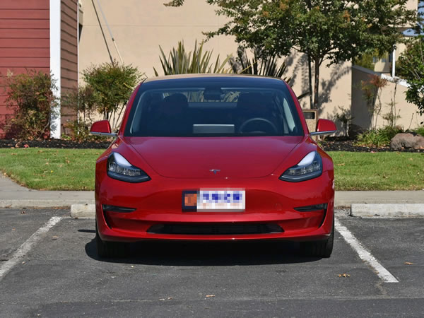特斯拉Model3